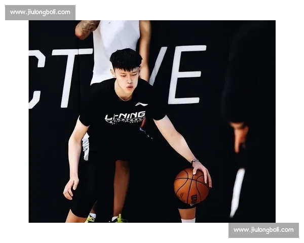 官宣!曾凡博加盟篮网,NBA 中国赛开启留洋新章 官宣!曾凡博加盟篮网,NBA 中国赛开启留洋新章